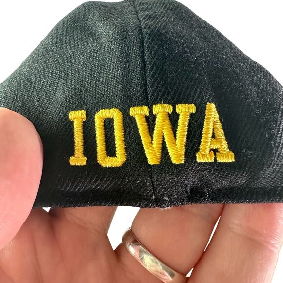 Nike 643 University Of Iowa Hawkeyes Adult 7 1/8 Black 100% Wool Baseball Cap - Picture 3 of 7